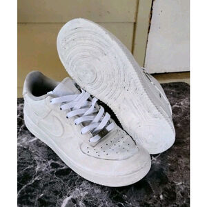 Nike Air Force 1 Low Triple White GSYouth Size 6 Women 7.5 Sneakers 314192-117